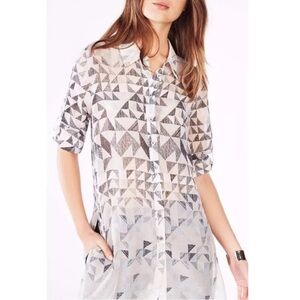 BCBGMAXAZRIA Taylur Triangle Print Button-Up Silk Tunic
